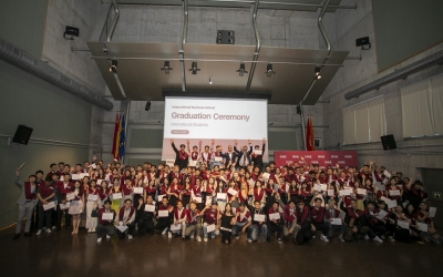 La promoción 2023/24 de alumnos internacionales se gradúa 
